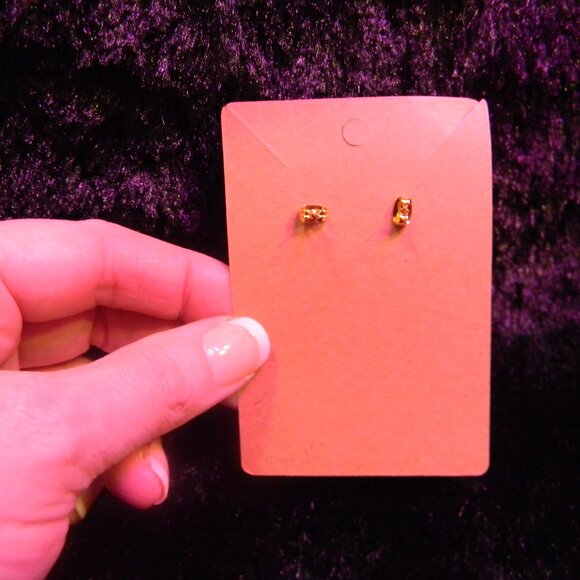 Vintage Gold Tone Fan Swirl Earrings - Picture 3 of 3